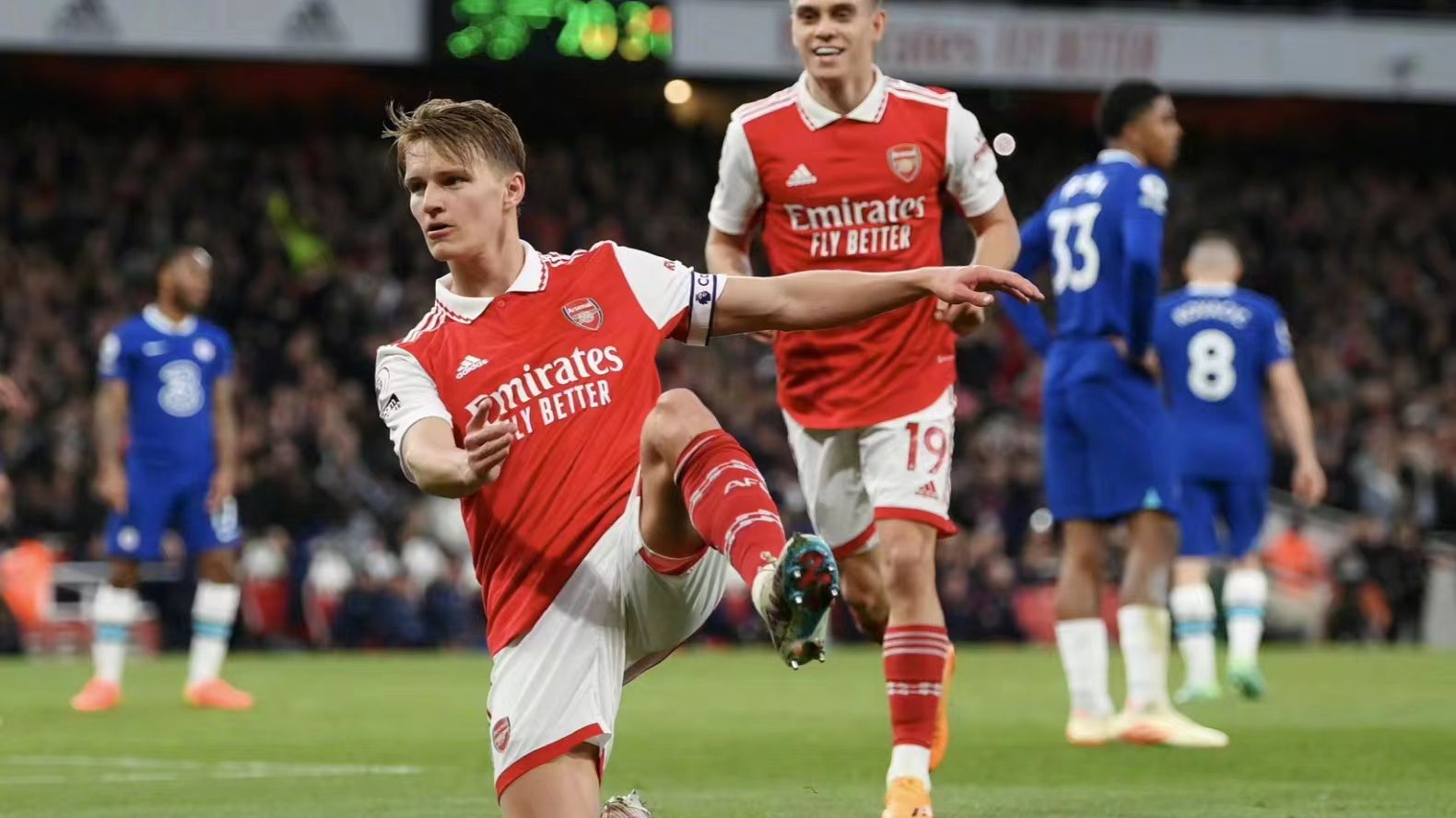 哈兰德94分钟绝杀：教练团队智慧与战术结晶